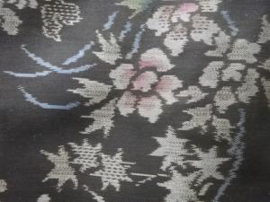 アンティーク　草花模様織出し本場泥大島紬着物